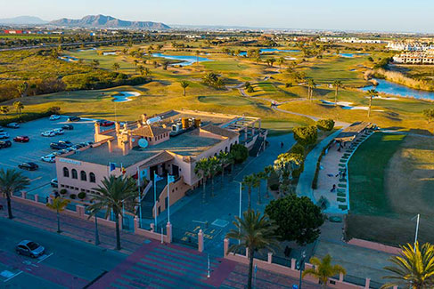 Morgado har breda fairways med utmanande bunkrar