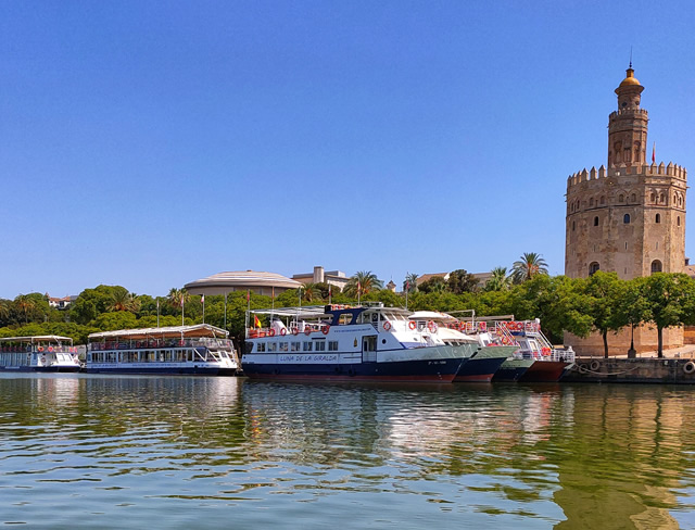 Paseo en barco por Sevilla