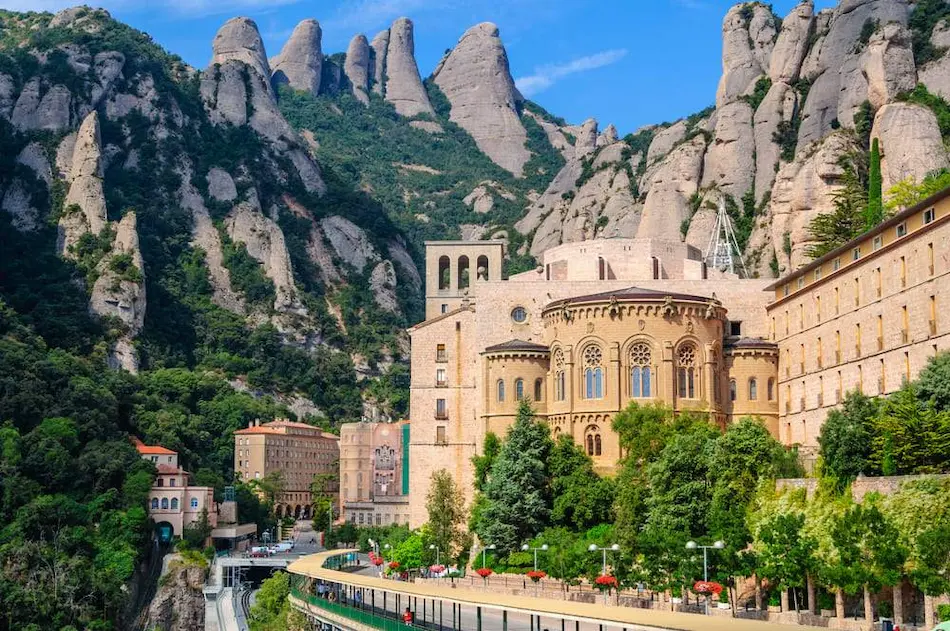 Excursión al Monasterio de Montserrat y la Sagrada Familia