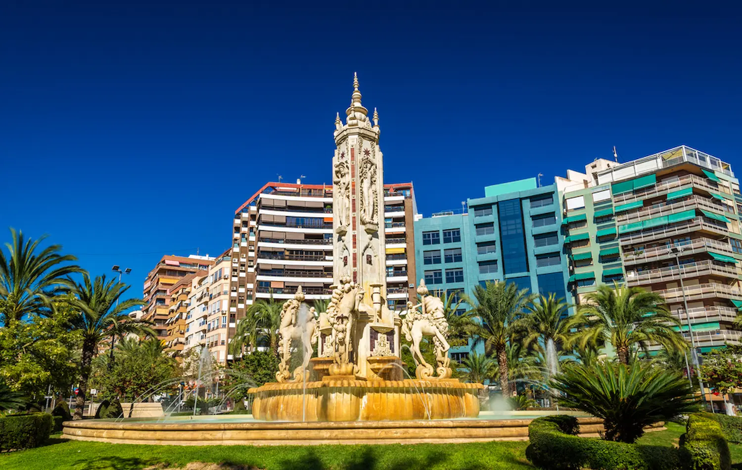 Visita en Tuk Tuk eléctrico por los parques y playas de Alicante