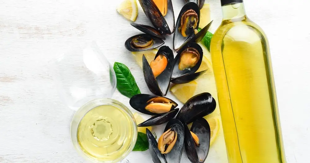 Paseo en catamarán con degustación desde Denia