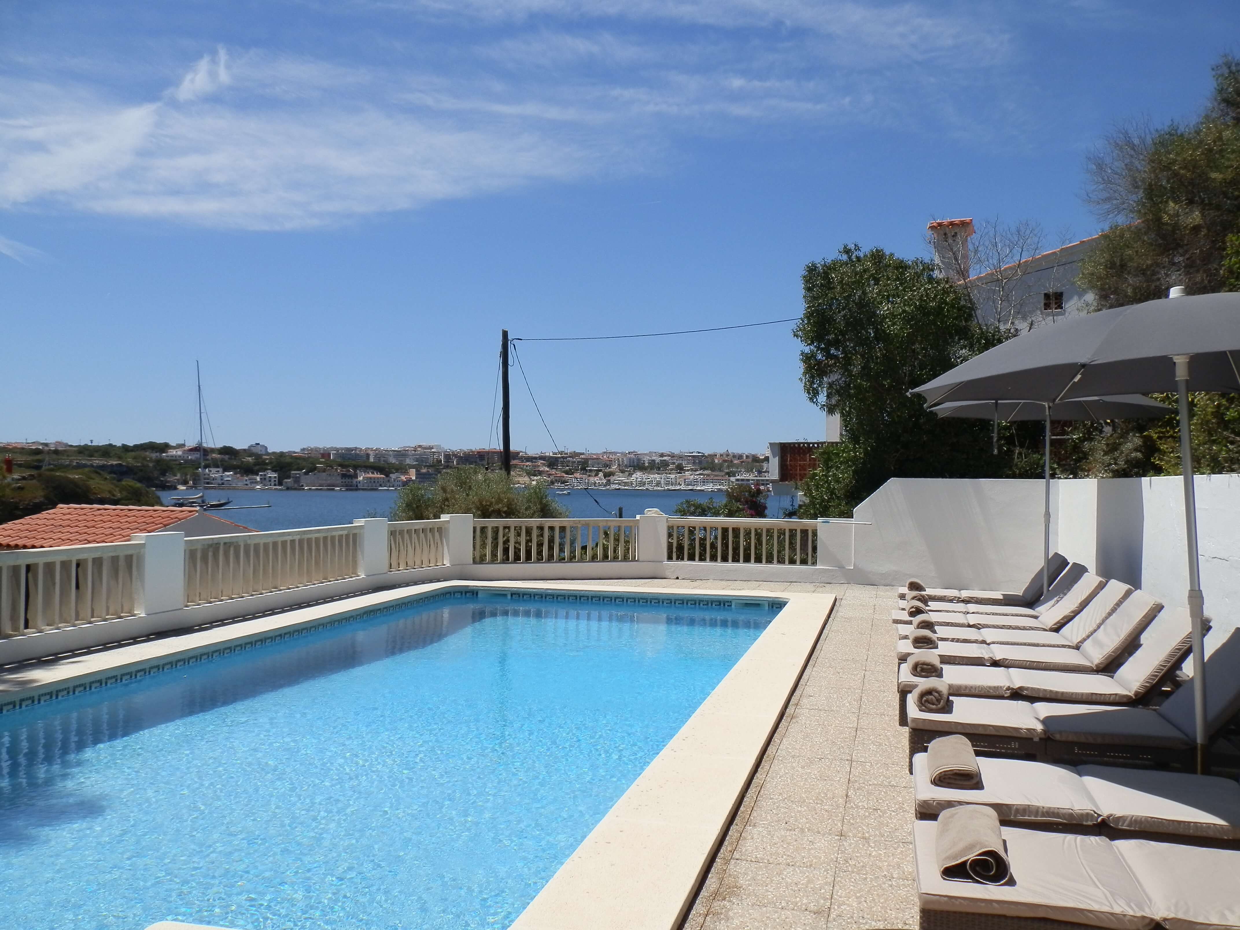 Villa Casa Los Arcos - Piscina privada con vistas al mar  - Chalet con piscina - Cala Llonga - Menorca