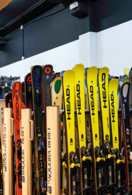 LOUEZ VOTRE ÉQUIPEMENT DE NEIGE