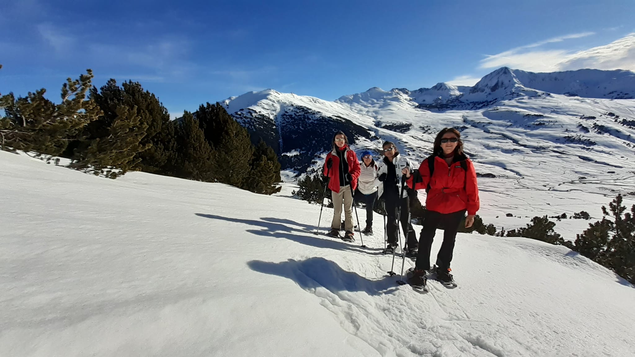 EXCURSIÓN CON RAQUETAS DE NIEVE BERET - INICIACIÓN