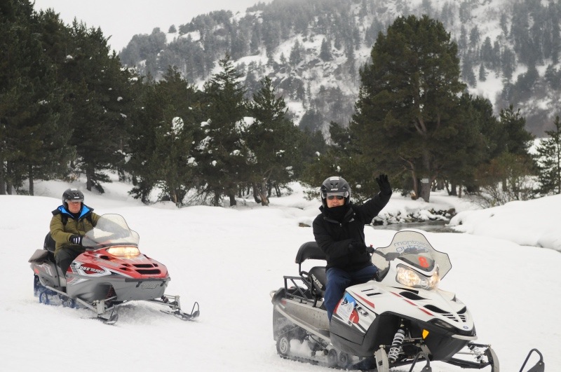 Motos De Nieve Moto De Nieve A Montgarri (14 Kms I/V) + Menú Premium - MOTOS DE NIEVE EN BAQUEIRA BERET