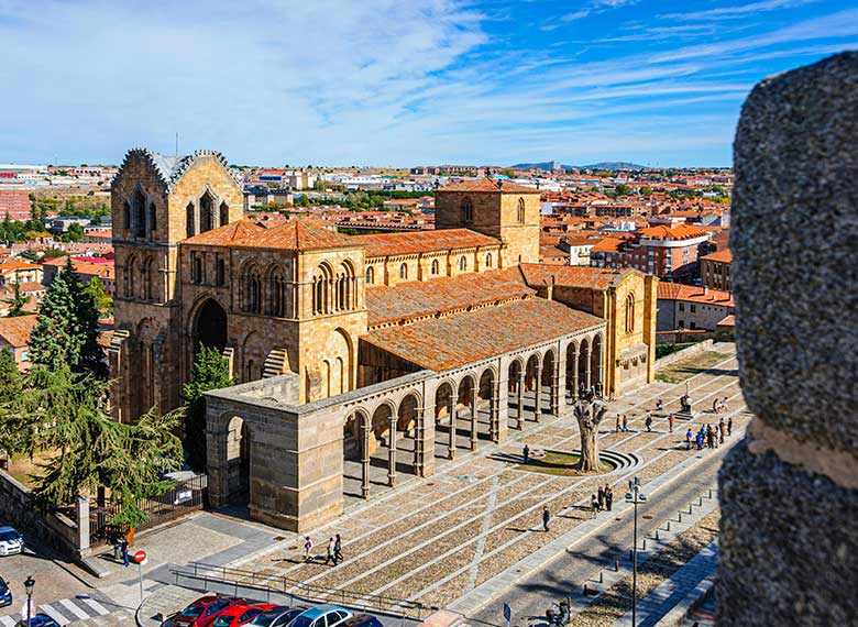 Avila. Guided tour of the city