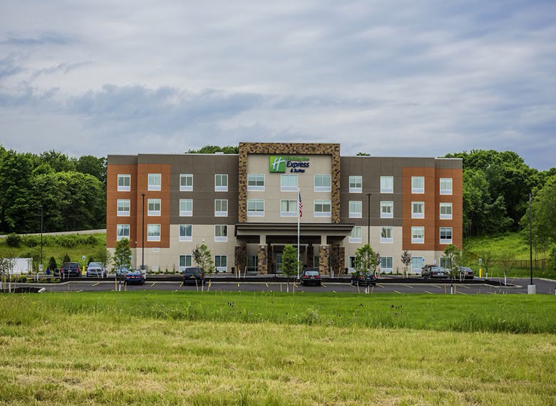 Holiday Inn Express & Suites Jamestown