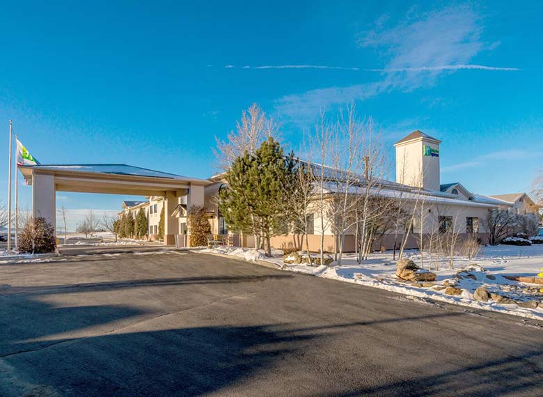 Holiday Inn Express & Suites Raton, an IHG Hotel