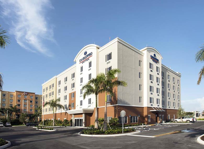Hotel Candlewood Suites Miami Exec Airport Hotel In Kend