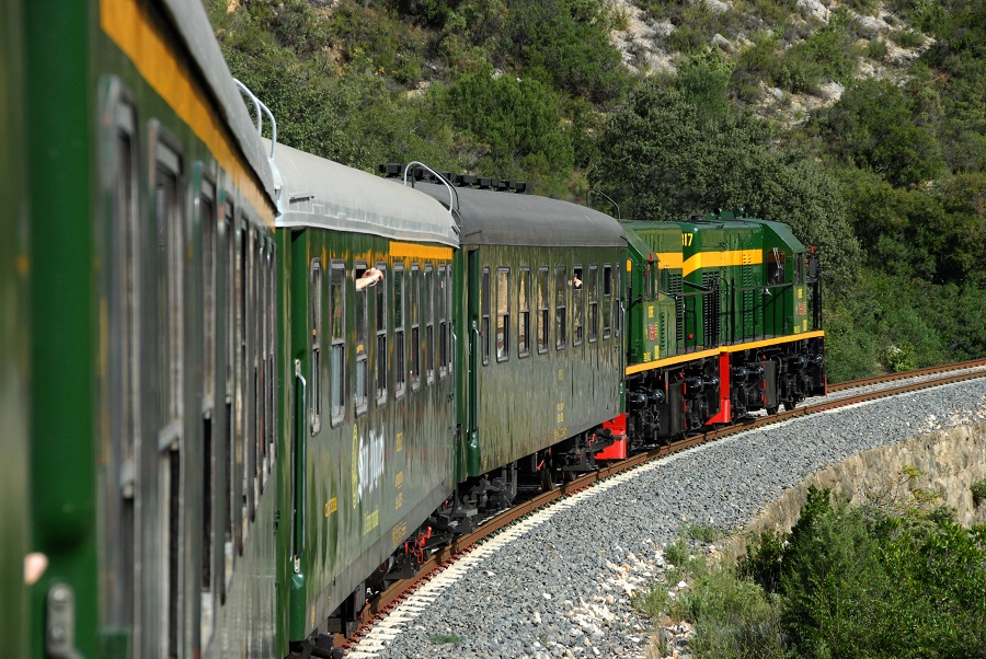 Tren Dels Llacs Bitllets Online A La Venda -Tren Dels Llacs - Trajecte escènic de la plana al Pre Pirineu