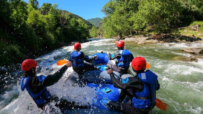 Escapada Oferta Aventura Al Pirineu - rafting amb amics o familia al pirineu oferta pack aventura hotel i activitats