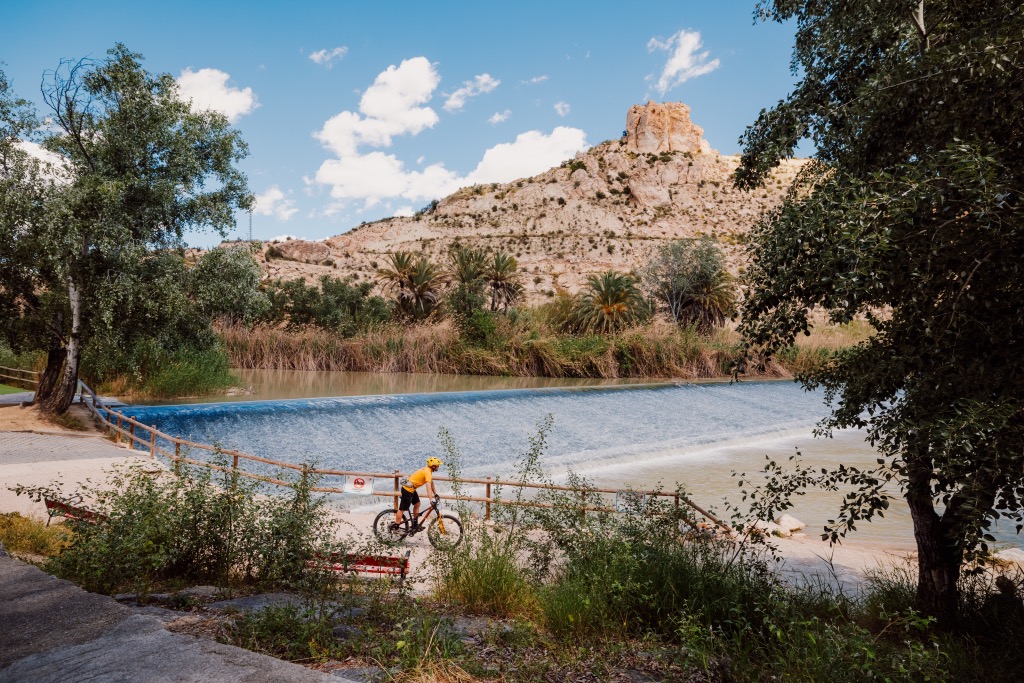 Cicloturismo Archena En Bici: Paraíso De Vergeles Árabes, Bienestar  Y Gastronomía.