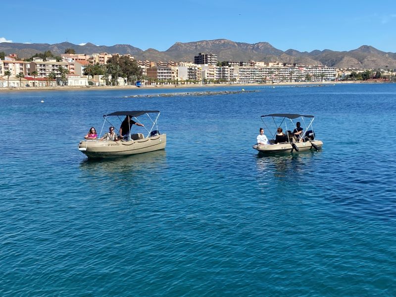 Alquiler barcos sin licencia para paseos y salidas de pesca