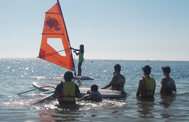 Aprende windsurf de manera sencilla y divertida