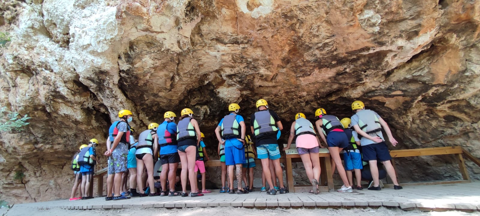 Aventura de Rafting, Cuevas y Descanso en Costa Cálida
